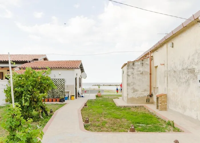 The House Nyaraló *